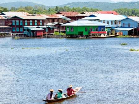 Kompong Khleang Floating Village